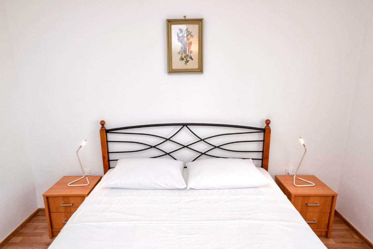 Apartments Franko Йелса Екстериор снимка